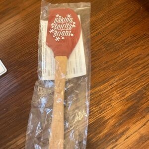 Pampered Chef Holiday Scraper with Red and Wood Design